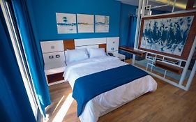 Travelholic inn
